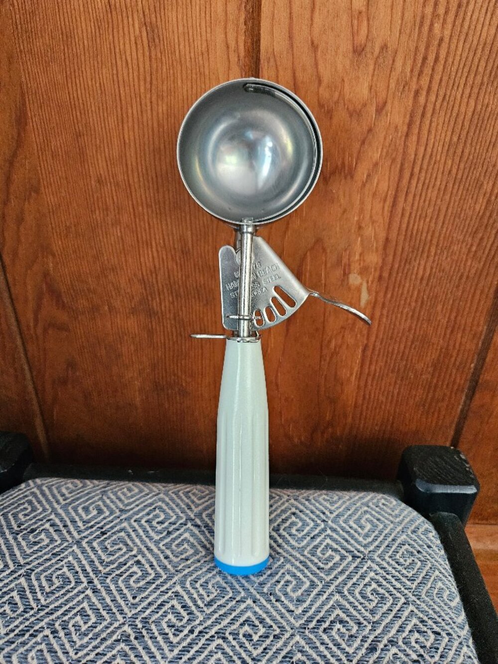 Vintage Hamilton Beach Ice Cream Scoop, Model 978, Great Condition!